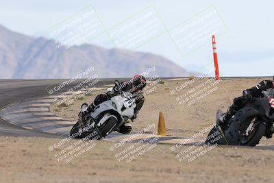 media/Nov-16-2025-Race Pace (Sun) [[8c5fa54630]]/Non Verified Riders (1st 20 Minutes)/6-Turn 12 (2pm)/